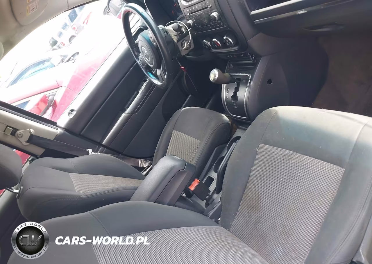 2013 Jeep Compass Latitude VIN:1C4NJCEA4DD250961 - 5