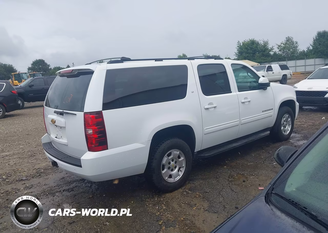 2014 Chevrolet Suburban Lt VIN:1GNSCJE05ER155782 - 4