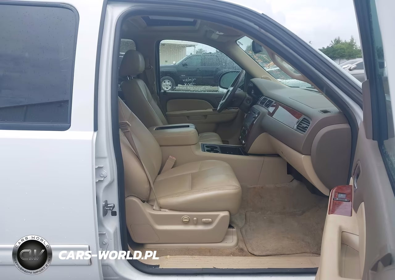 2014 Chevrolet Suburban Lt VIN:1GNSCJE05ER155782 - 5