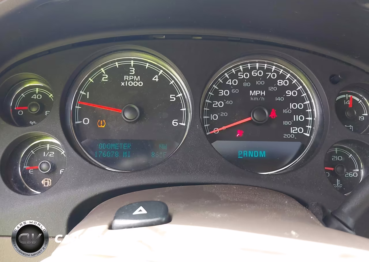 2014 Chevrolet Suburban Lt VIN:1GNSCJE05ER155782 - 7