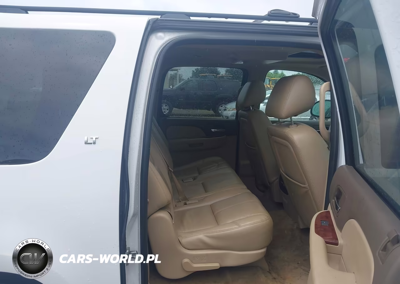 2014 Chevrolet Suburban Lt VIN:1GNSCJE05ER155782 - 8