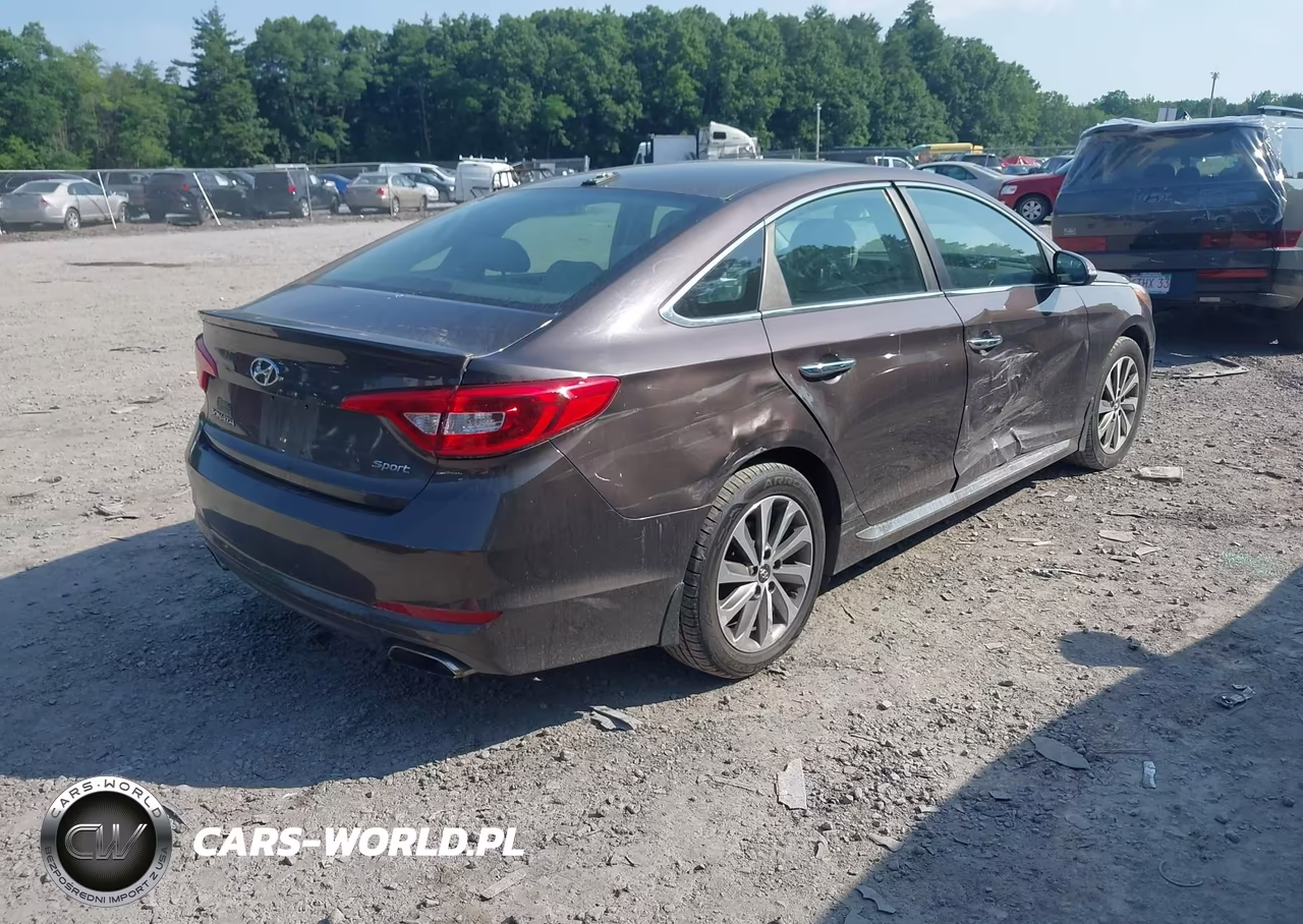 2015 Hyundai Sonata Sport VIN:5NPE34AFXFH115935 - 4