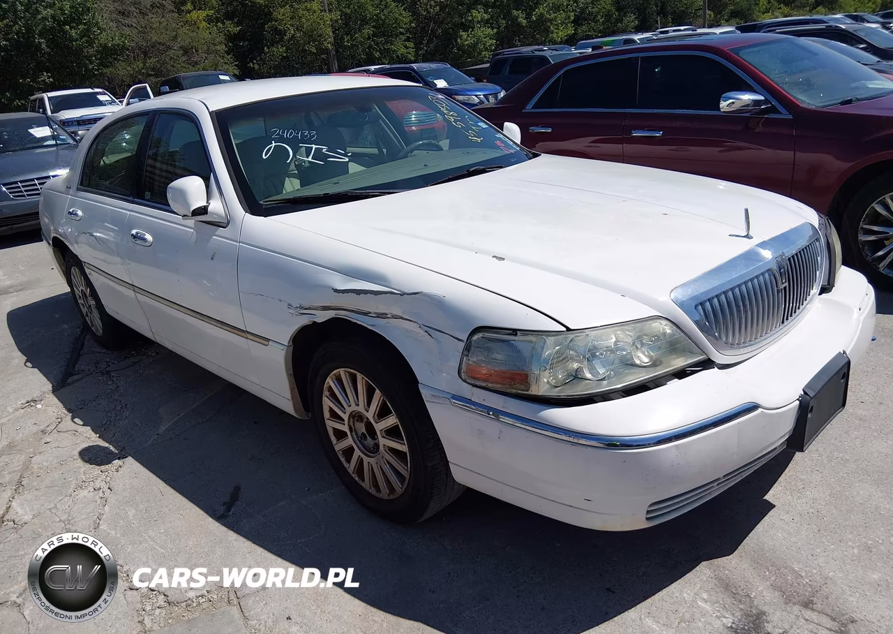 2004 Lincoln Town Car Signature