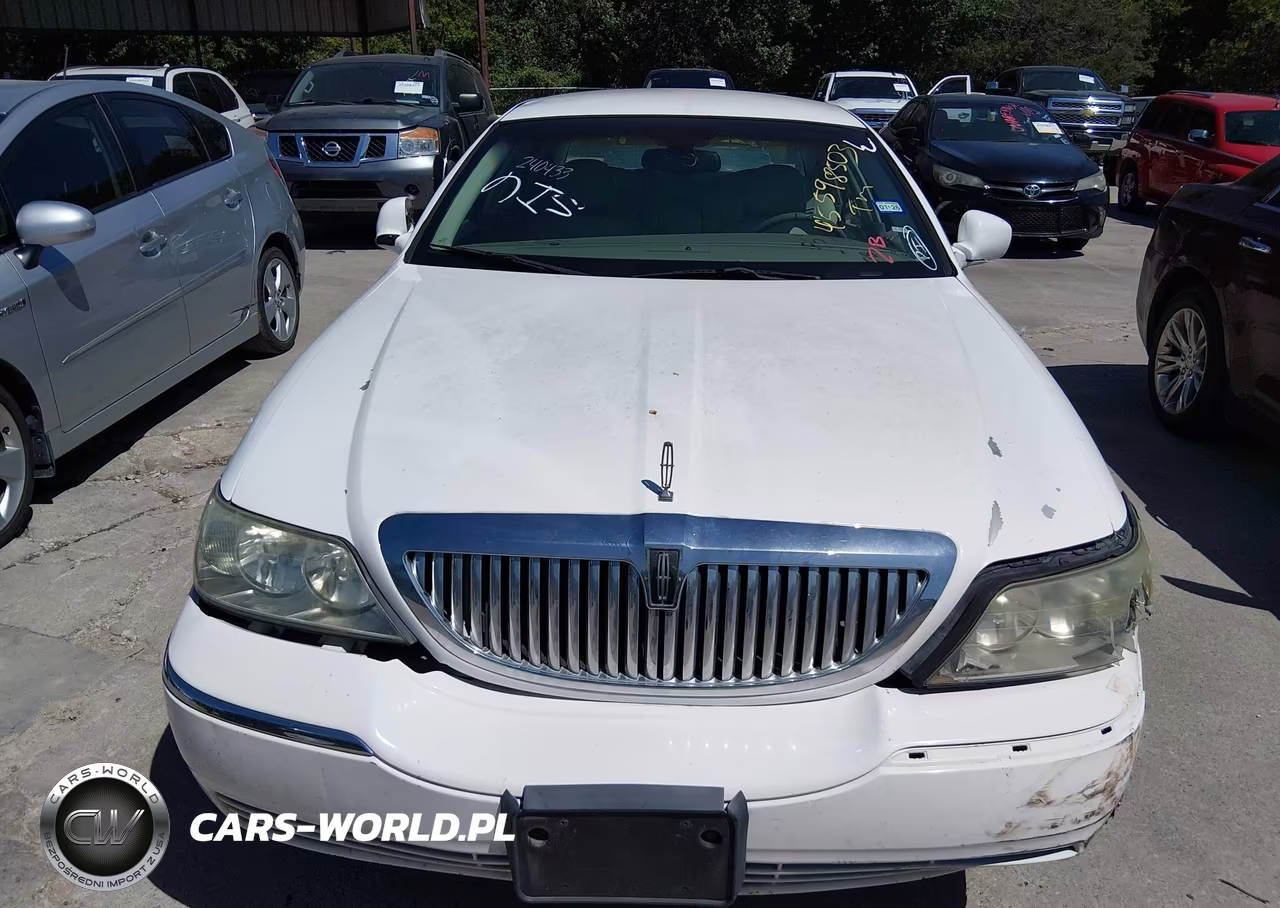 2004 Lincoln Town Car Signature VIN:1LNHM81W84Y623748 - 12