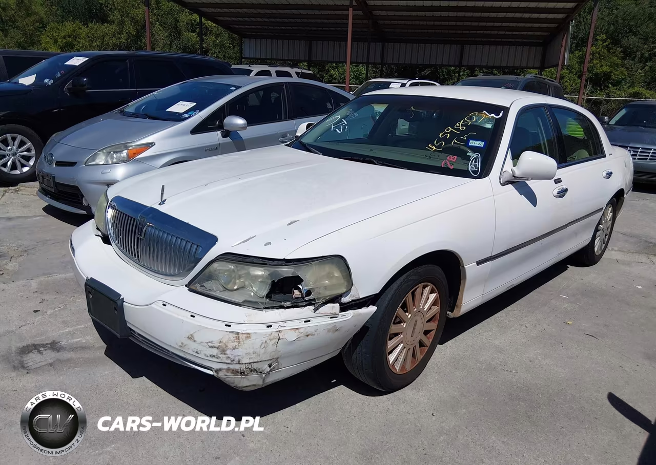 2004 Lincoln Town Car Signature VIN:1LNHM81W84Y623748 - 2