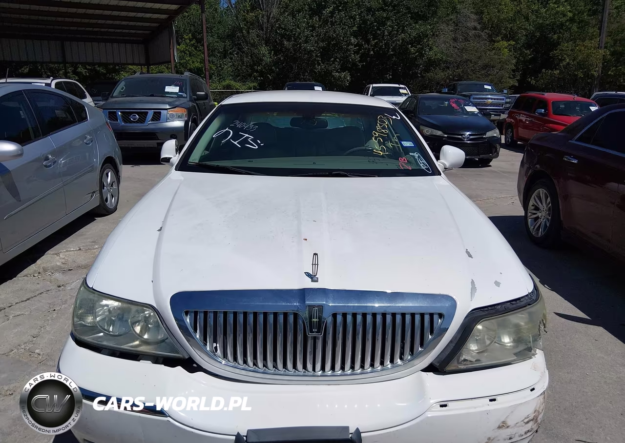 2004 Lincoln Town Car Signature VIN:1LNHM81W84Y623748 - 6