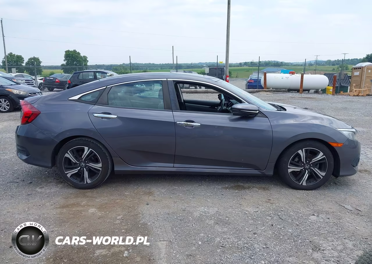 2017 Honda Civic Touring VIN:2HGFC1F95HH658709 - 13