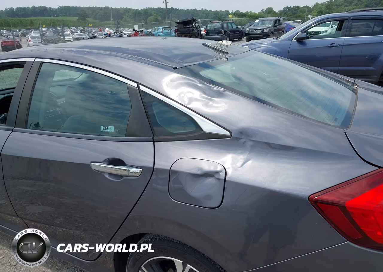 2017 Honda Civic Touring VIN:2HGFC1F95HH658709 - 6
