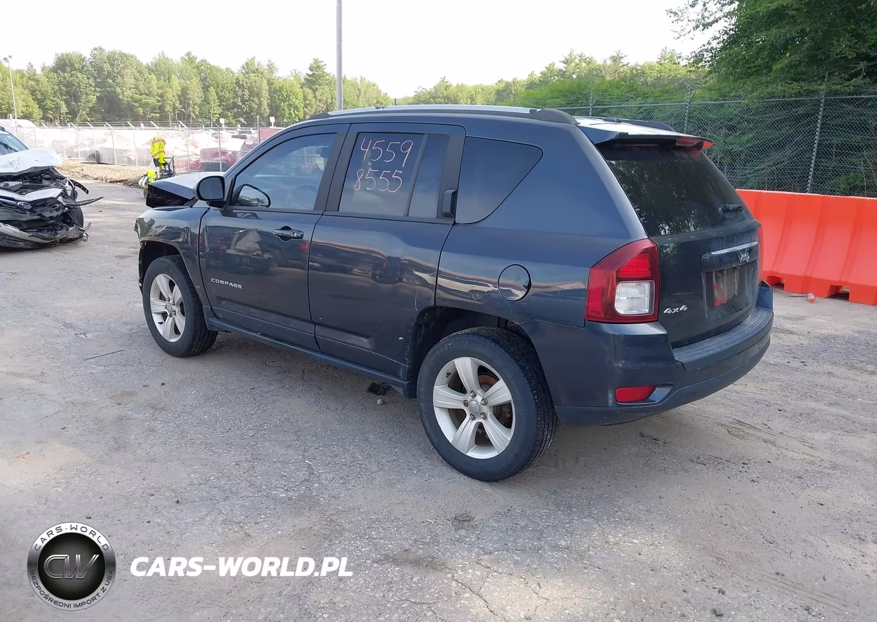 2016 Jeep Compass Latitude VIN:1C4NJDEB0GD573259 - 3