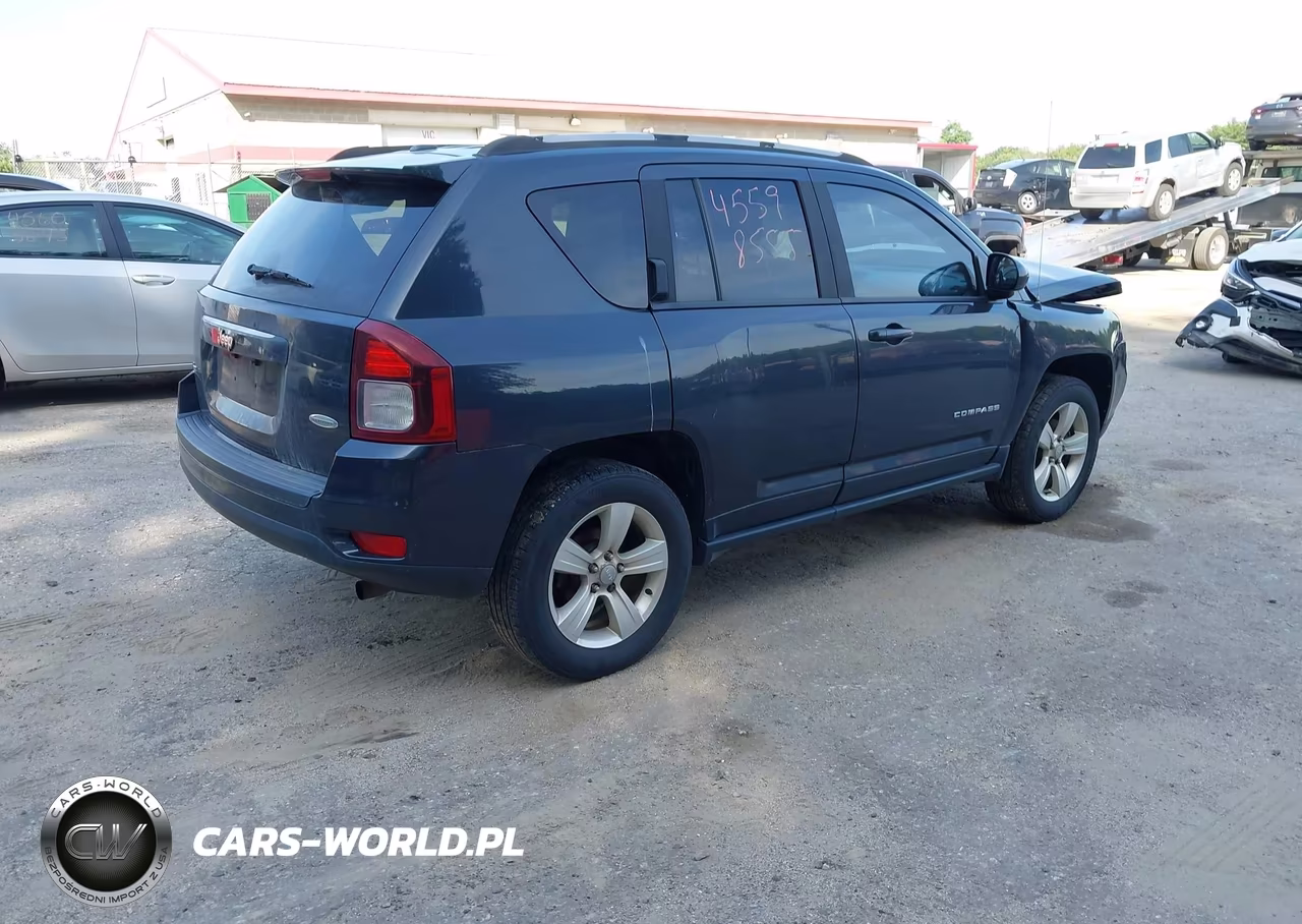 2016 Jeep Compass Latitude VIN:1C4NJDEB0GD573259 - 4