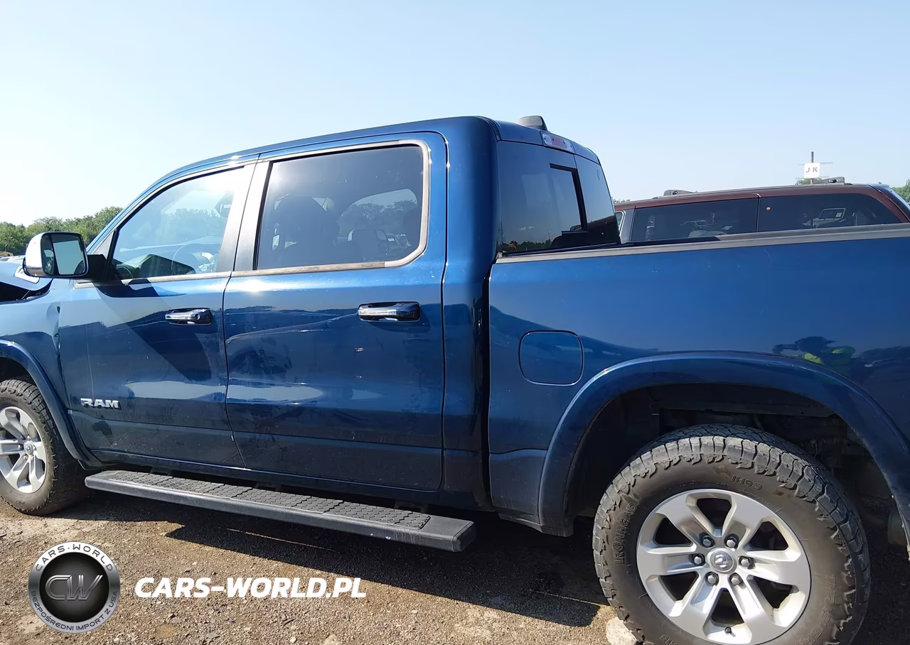 2019 Ram 1500 Laramie VIN:1C6SRFJT8KN516257 - 14