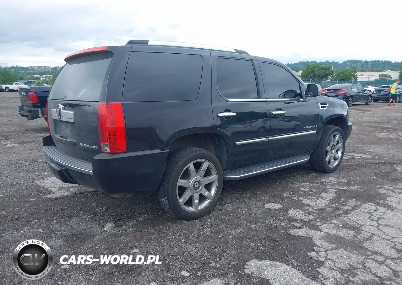 2008 Cadillac Escalade VIN:1GYFK638X8R263641 - 4