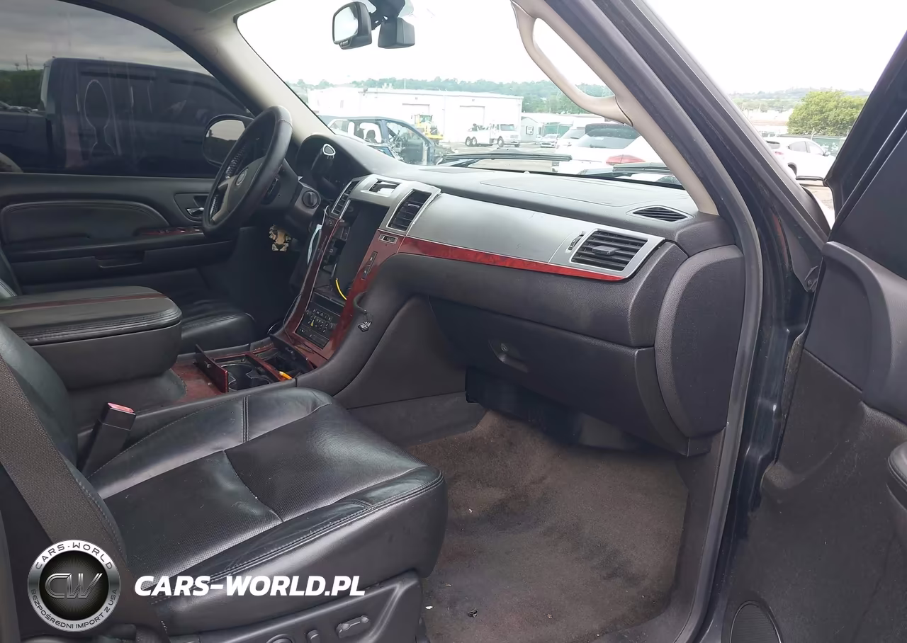 2008 Cadillac Escalade VIN:1GYFK638X8R263641 - 5