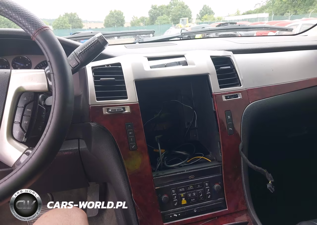 2008 Cadillac Escalade VIN:1GYFK638X8R263641 - 6
