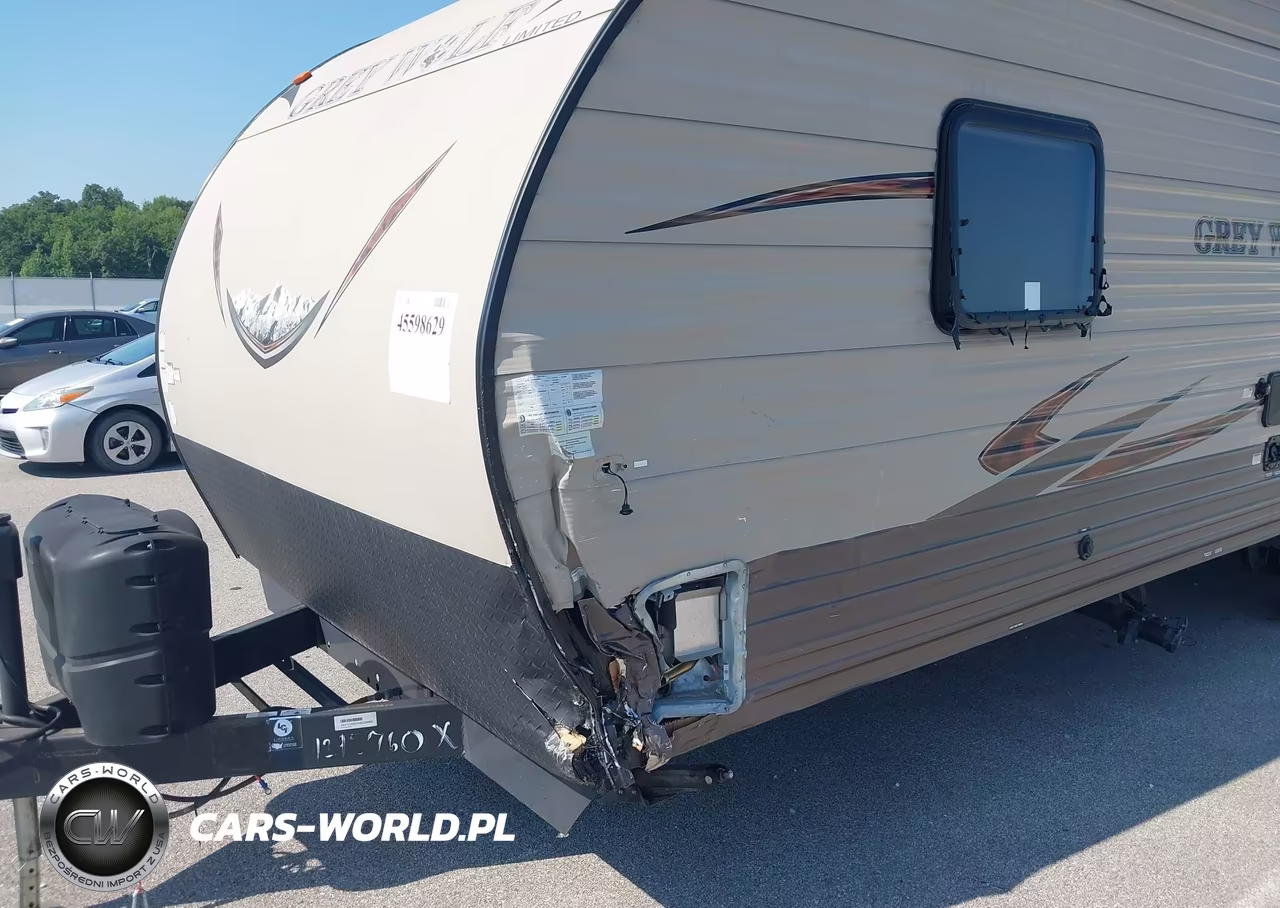 2017 Forest River Grey Wolf Toyhauler Travel Trailer VIN:4X4TCKB2XHK039865 - 6