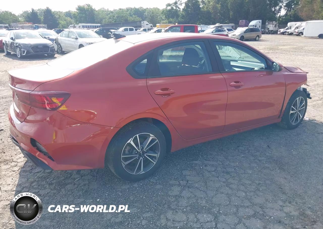 2023 Kia Forte Lxs VIN:3KPF24ADXPE571297 - 4