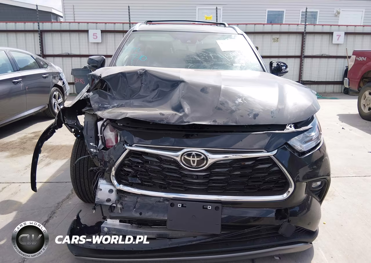 2026 Toyota Highlander Hybrid Platinum VIN:5TDEBRCH9TS721232 - 12