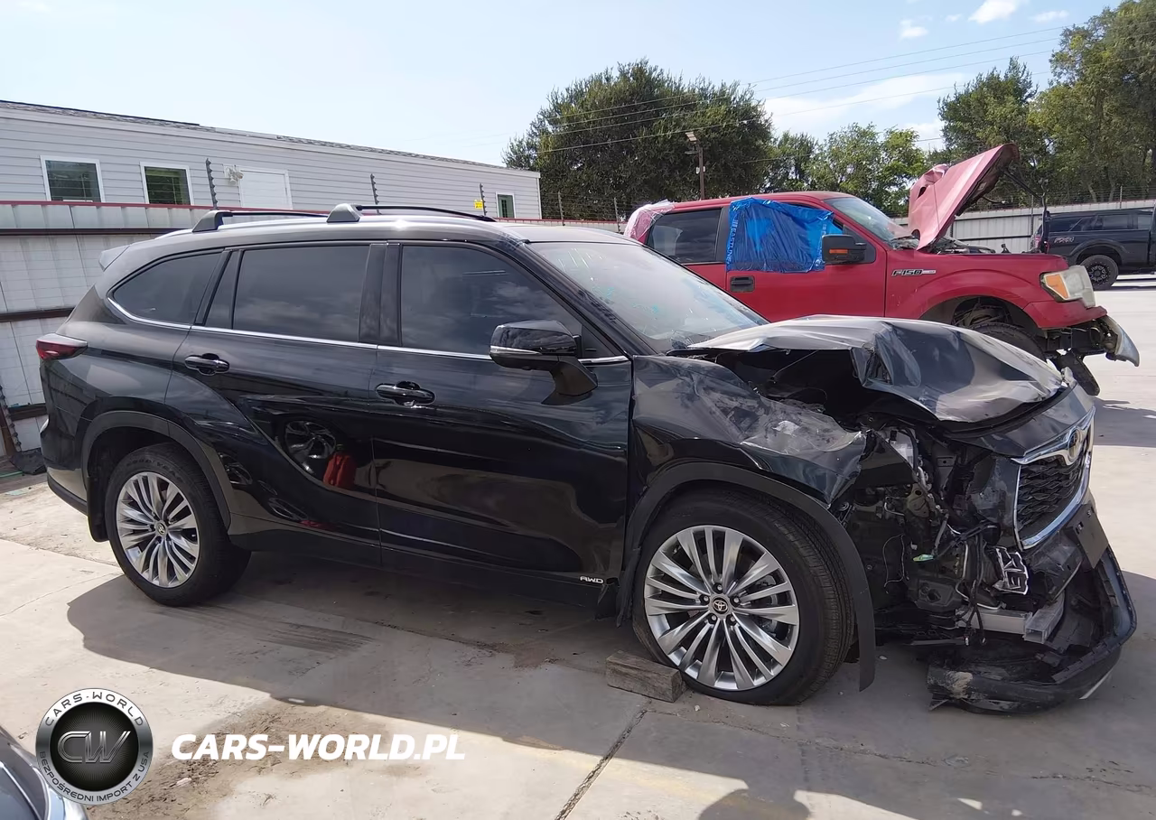2026 Toyota Highlander Hybrid Platinum VIN:5TDEBRCH9TS721232 - 13