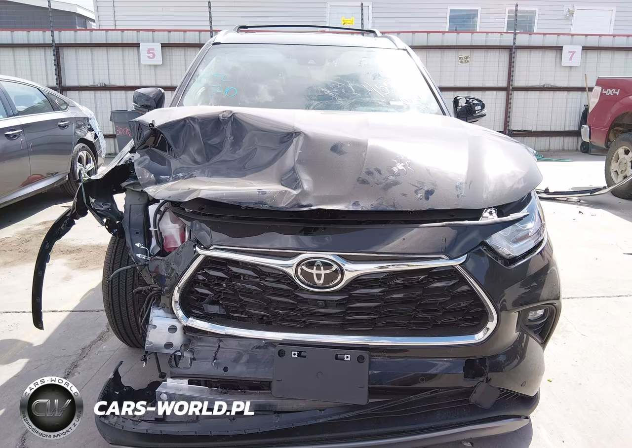 2026 Toyota Highlander Hybrid Platinum VIN:5TDEBRCH9TS721232 - 6