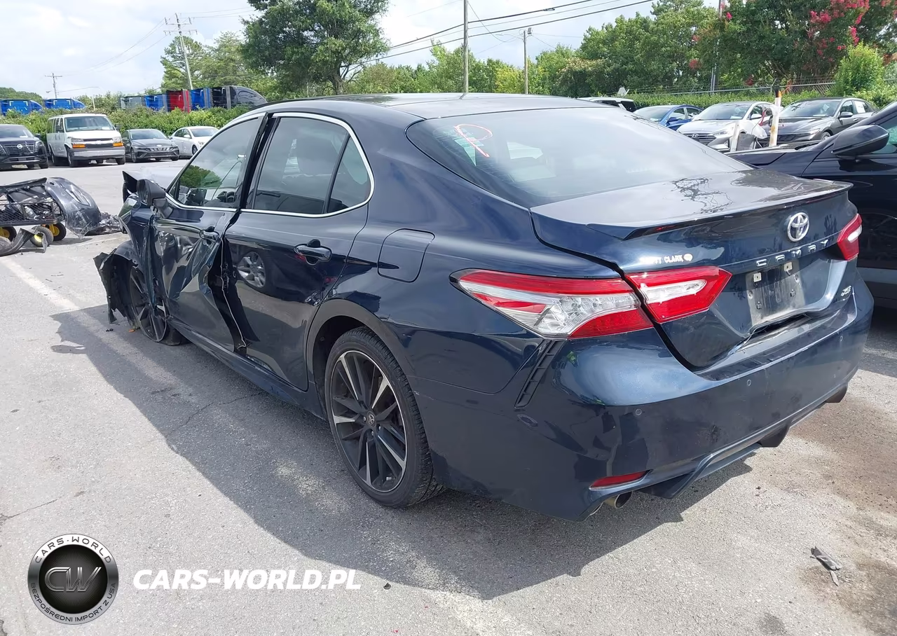 2018 Toyota Camry Xse VIN:4T1B61HK2JU606182 - 3