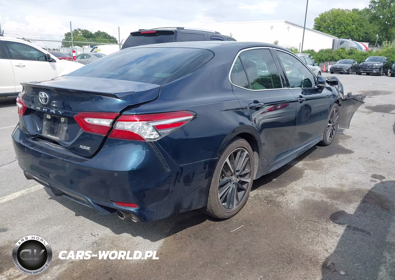 2018 Toyota Camry Xse VIN:4T1B61HK2JU606182 - 4
