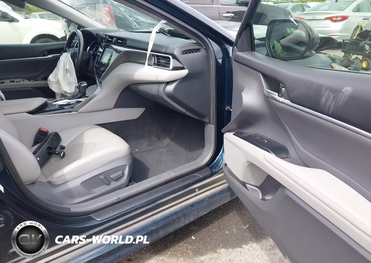 2018 Toyota Camry Xse VIN:4T1B61HK2JU606182 - 5
