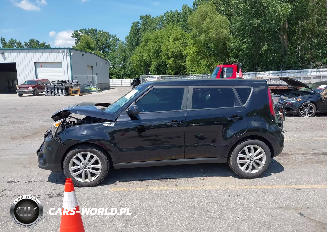 2018 Kia Soul + VIN:KNDJP3A54J7513336 - 14