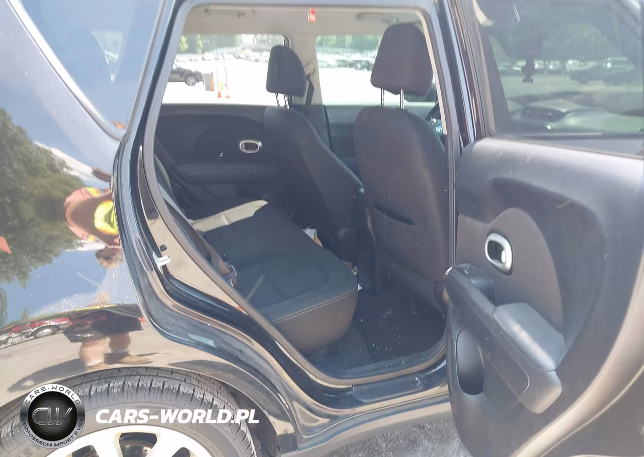 2018 Kia Soul + VIN:KNDJP3A54J7513336 - 8
