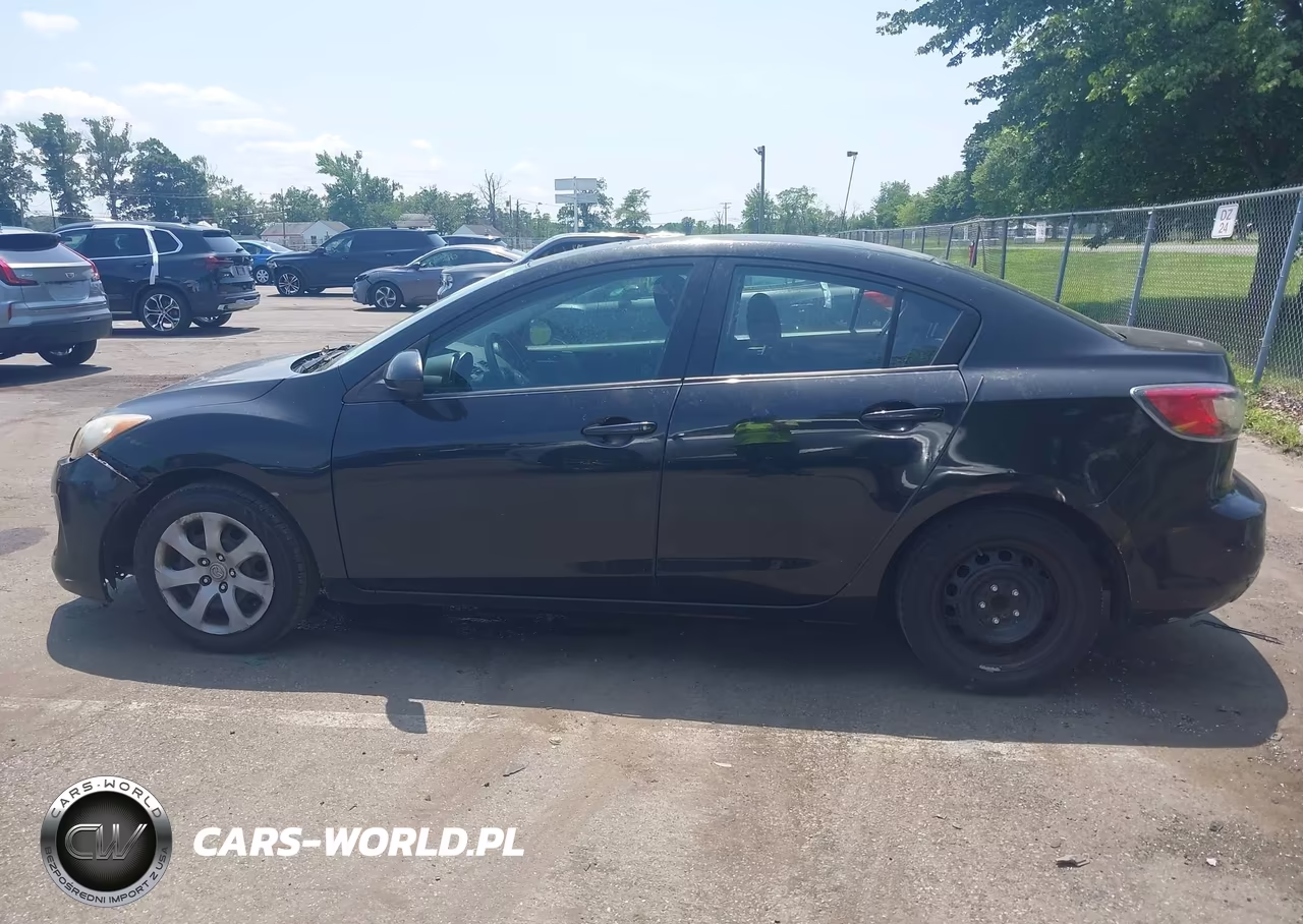 2012 Mazda Mazda3 I Sport VIN:JM1BL1UG3C1510211 - 14