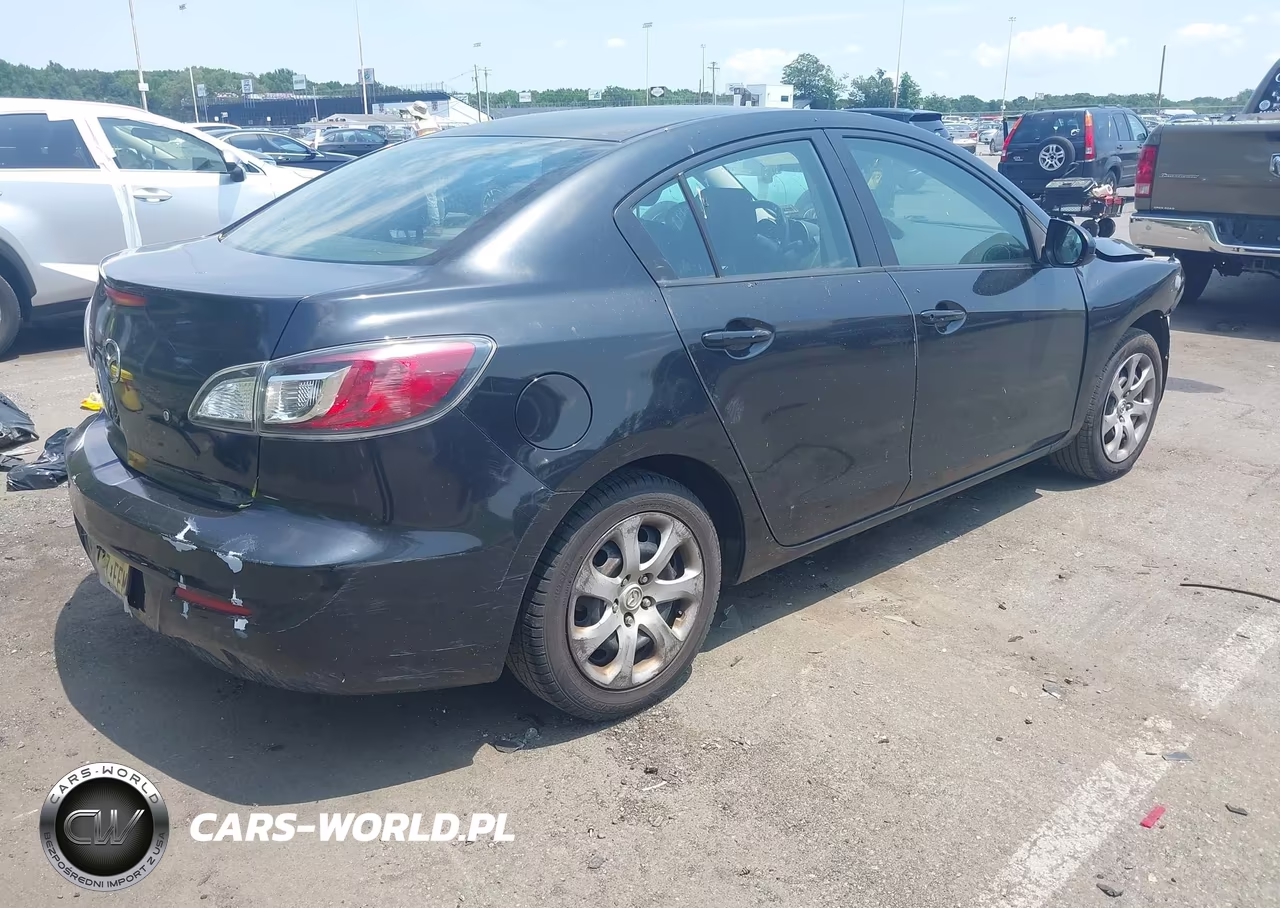 2012 Mazda Mazda3 I Sport VIN:JM1BL1UG3C1510211 - 4