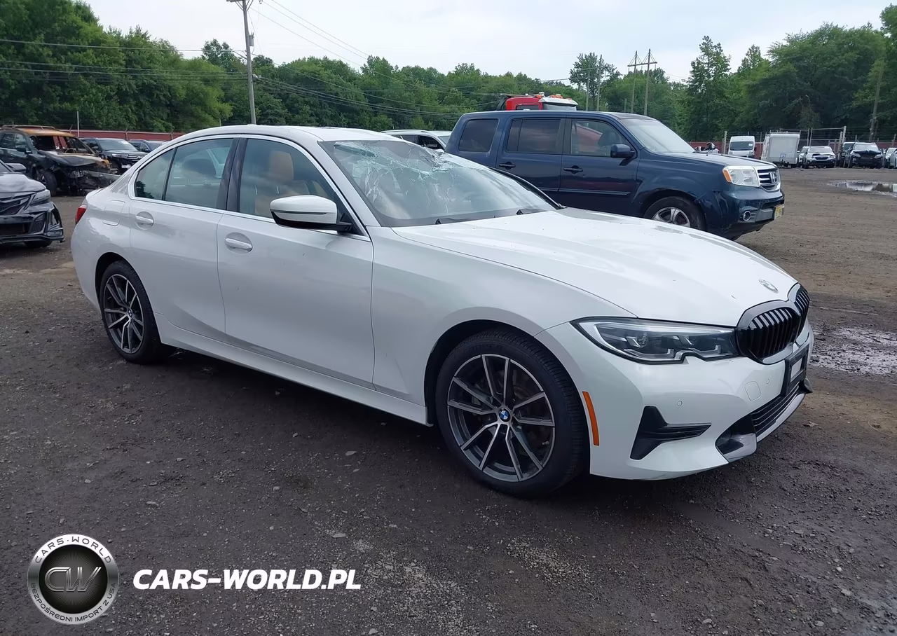 2021 BMW 330E xDrive – zdjęcie 1 z 17