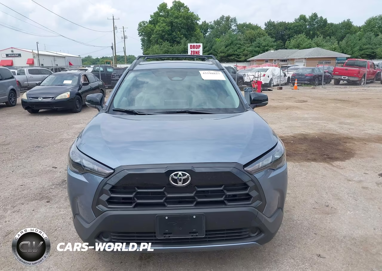 2026 Toyota Corolla Cross Le VIN:7MUCAABGXTV190083 - 13