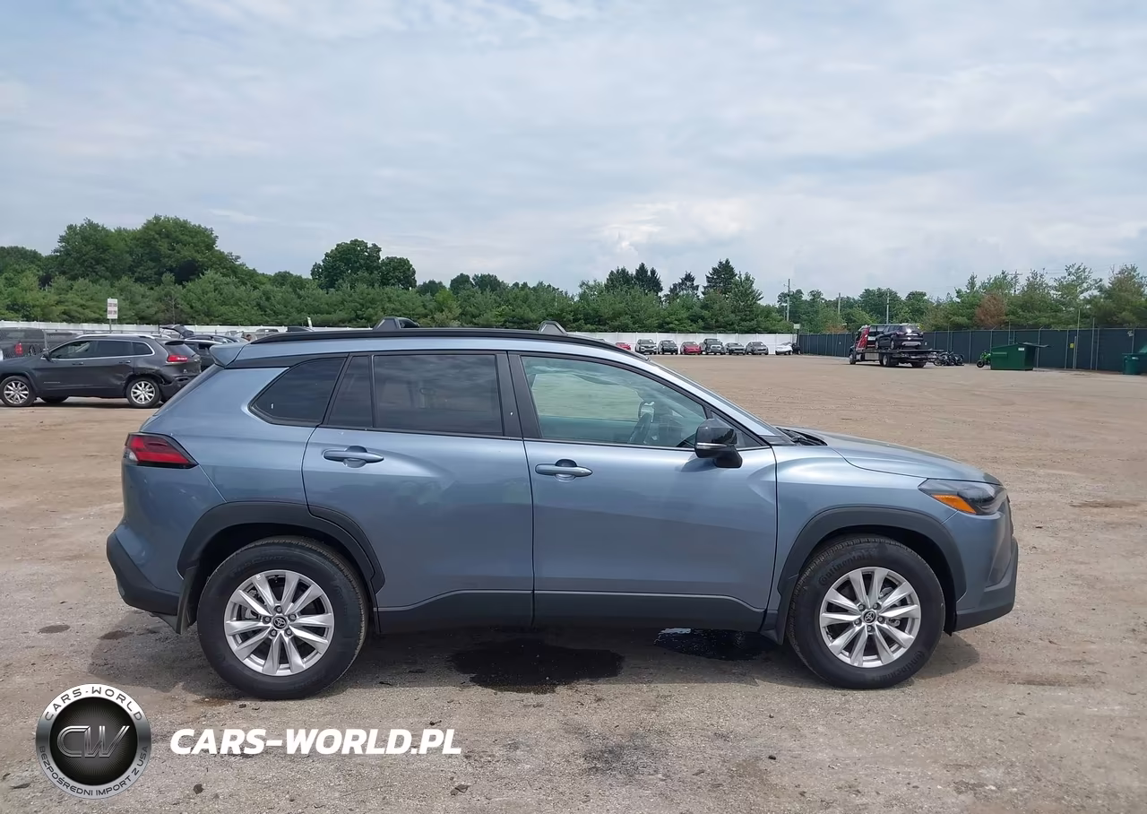 2026 Toyota Corolla Cross Le VIN:7MUCAABGXTV190083 - 14