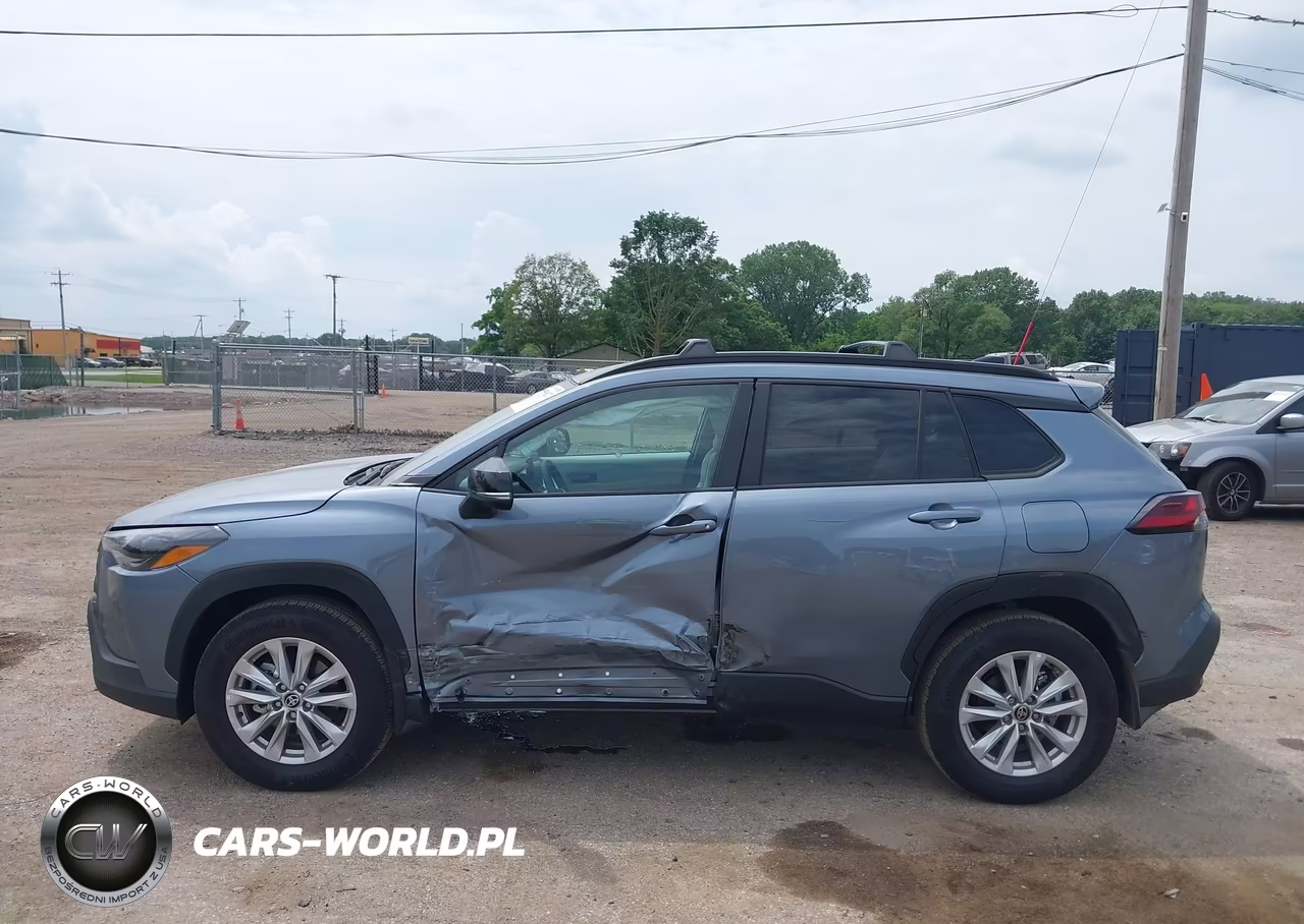 2026 Toyota Corolla Cross Le VIN:7MUCAABGXTV190083 - 15