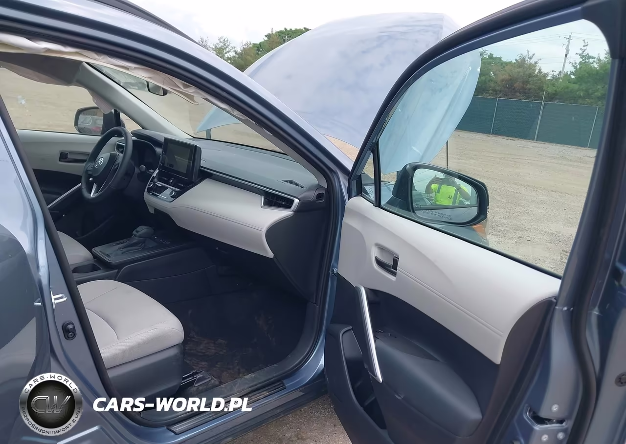 2026 Toyota Corolla Cross Le VIN:7MUCAABGXTV190083 - 5