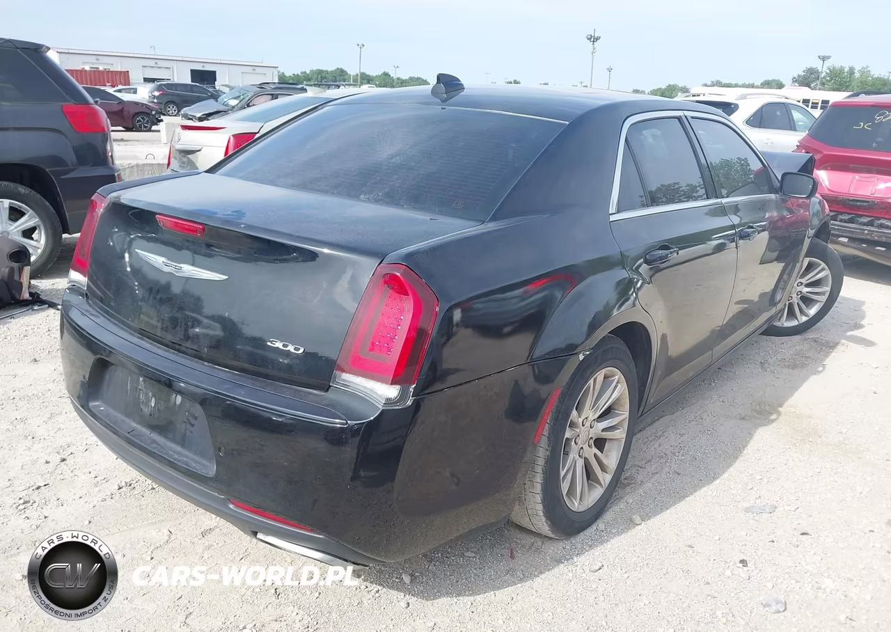2017 Chrysler 300 Limited VIN:2C3CCAAG6HH506367 - 4