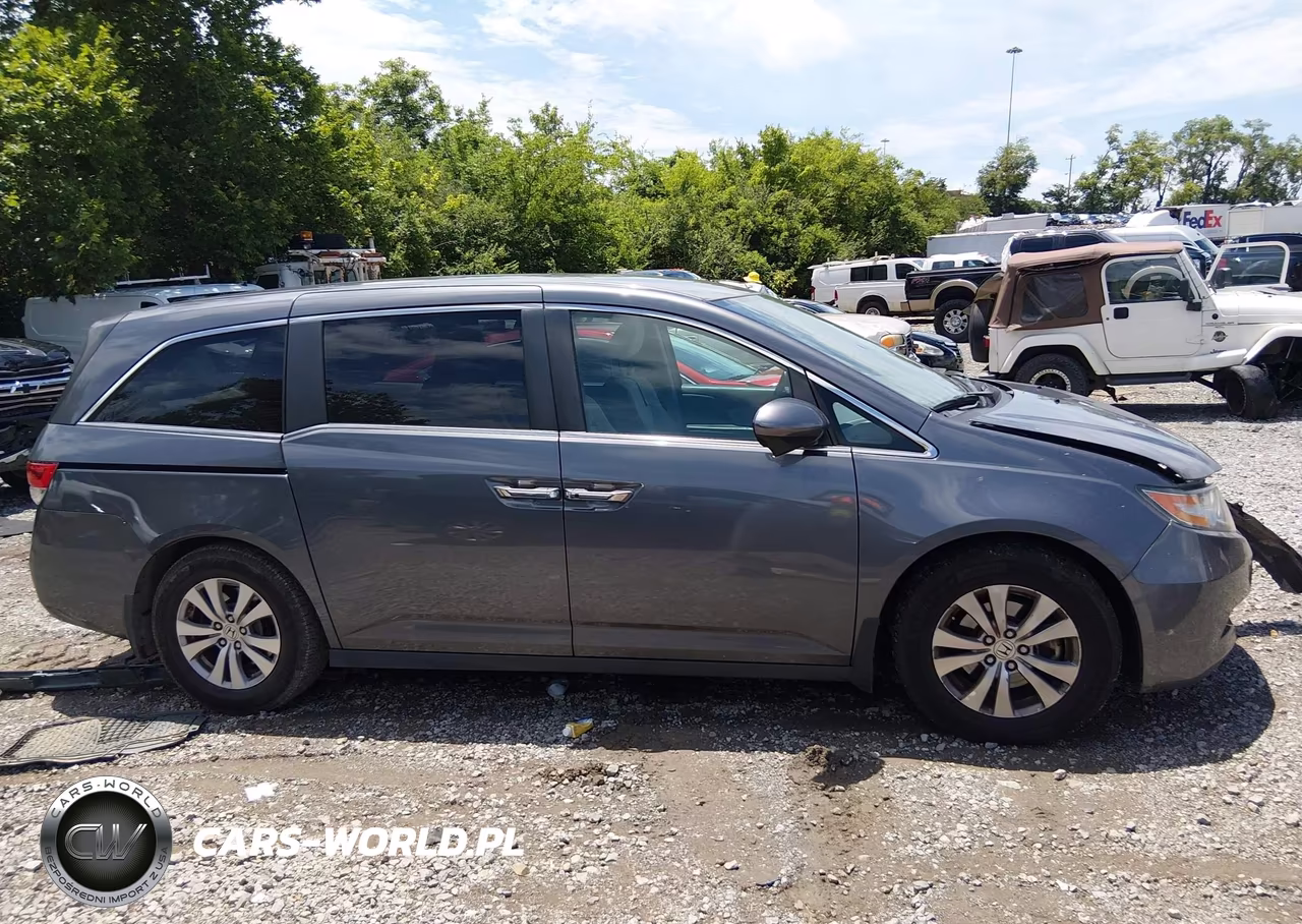 2016 Honda Odyssey Se VIN:5FNRL5H33GB151842 - 14