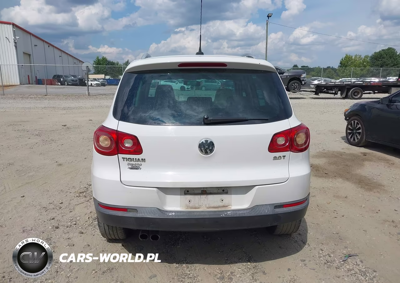 2010 Volkswagen Tiguan Wolfsburg Edition VIN:WVGAV7AX8AW523920 - 16