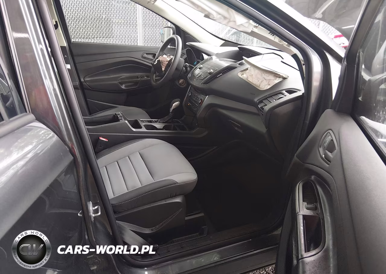 2019 Ford Escape S VIN:1FMCU0F78KUB92815 - 5