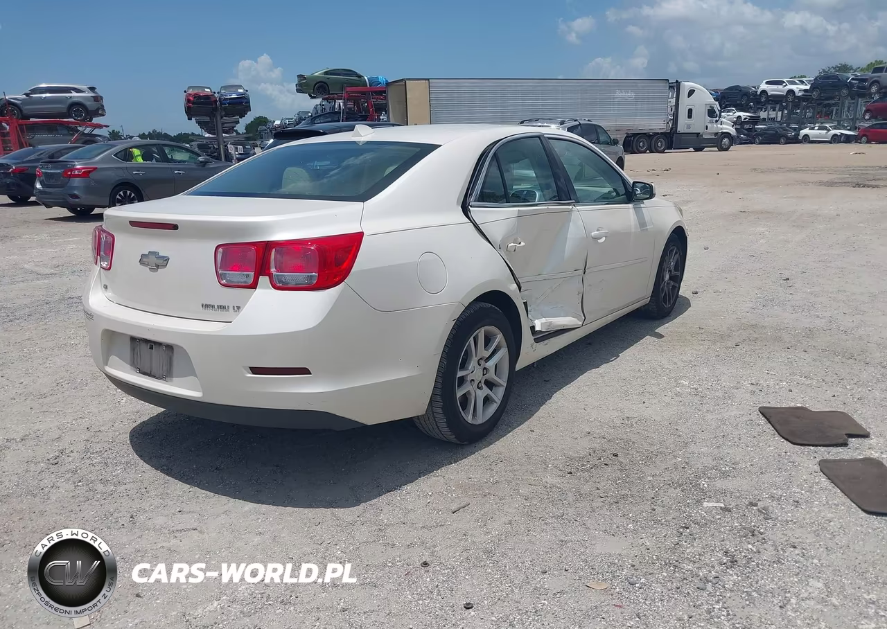 2014 Chevrolet Malibu 1Lt VIN:1G11C5SLXEF274836 - 4