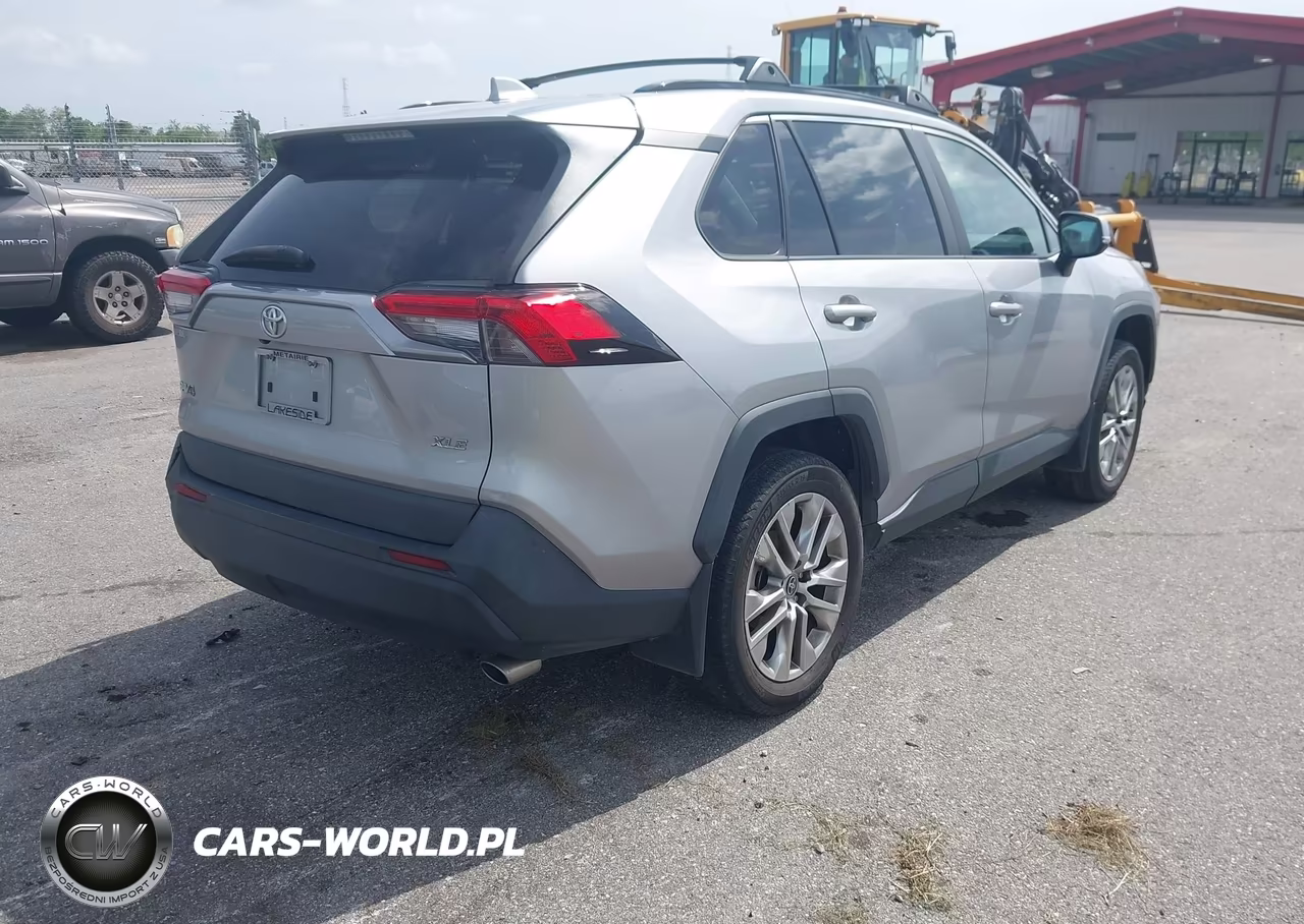2023 Toyota Rav4 Xle Premium VIN:2T3C1RFV4PC228382 - 4
