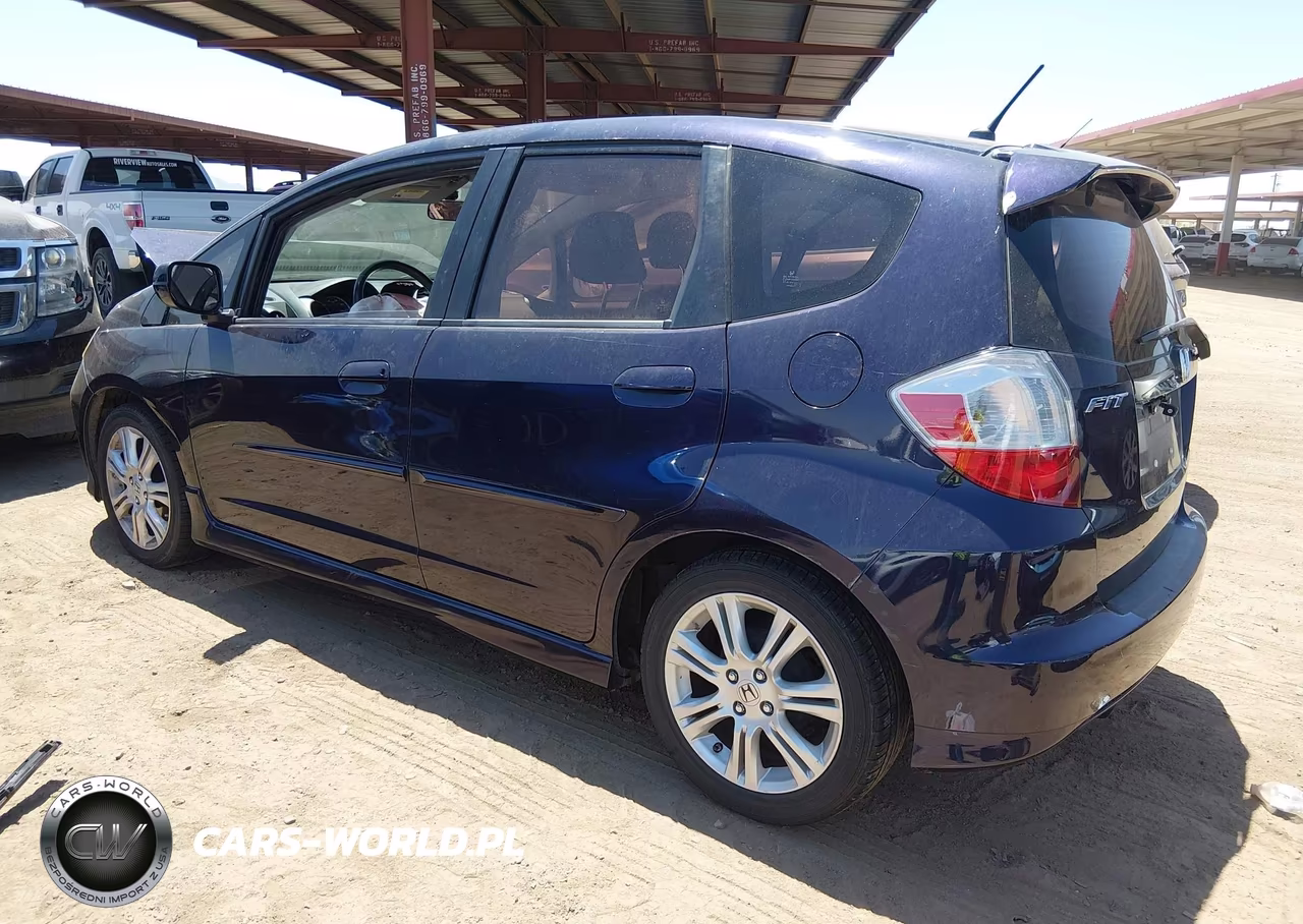 2010 Honda Fit Sport VIN:JHMGE8H43AC009912 - 3