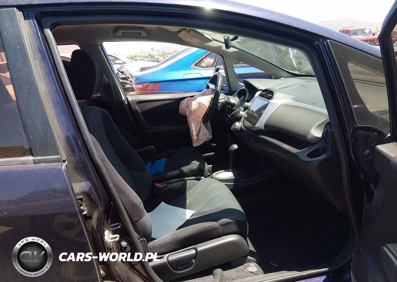 2010 Honda Fit Sport VIN:JHMGE8H43AC009912 - 5