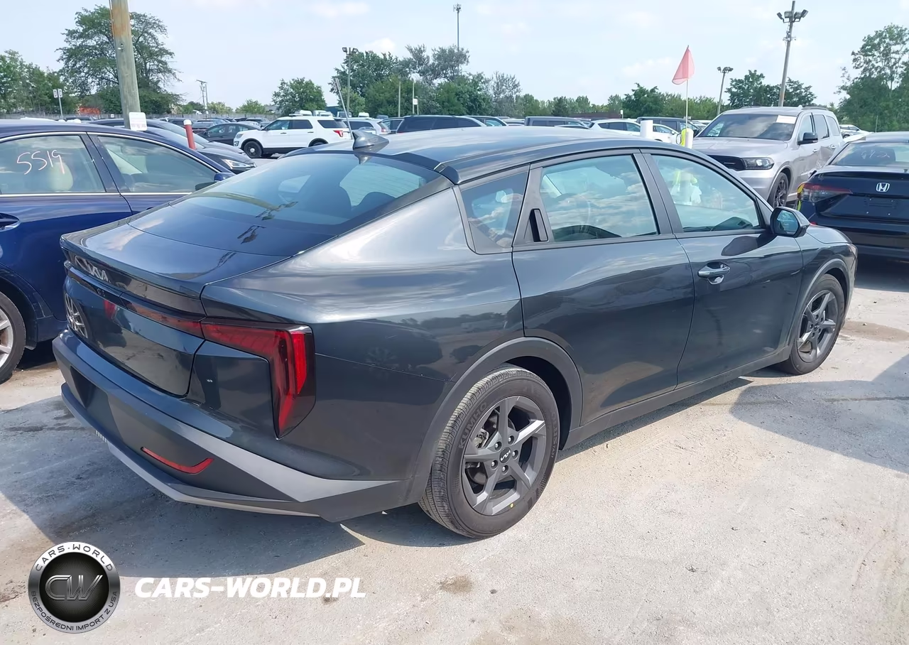 2025 Kia K4 Lxs VIN:3KPFT4DE9SE103846 - 4