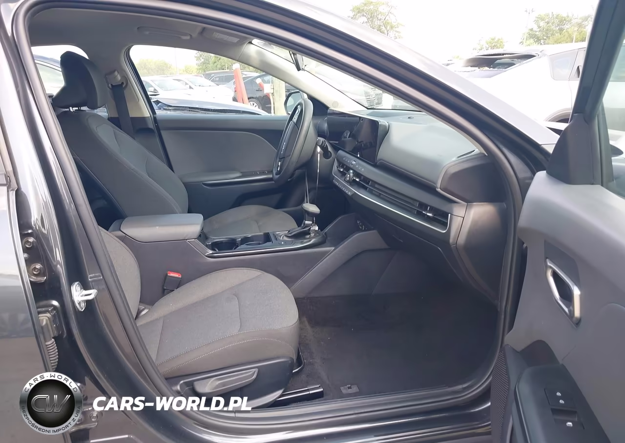 2025 Kia K4 Lxs VIN:3KPFT4DE9SE103846 - 5