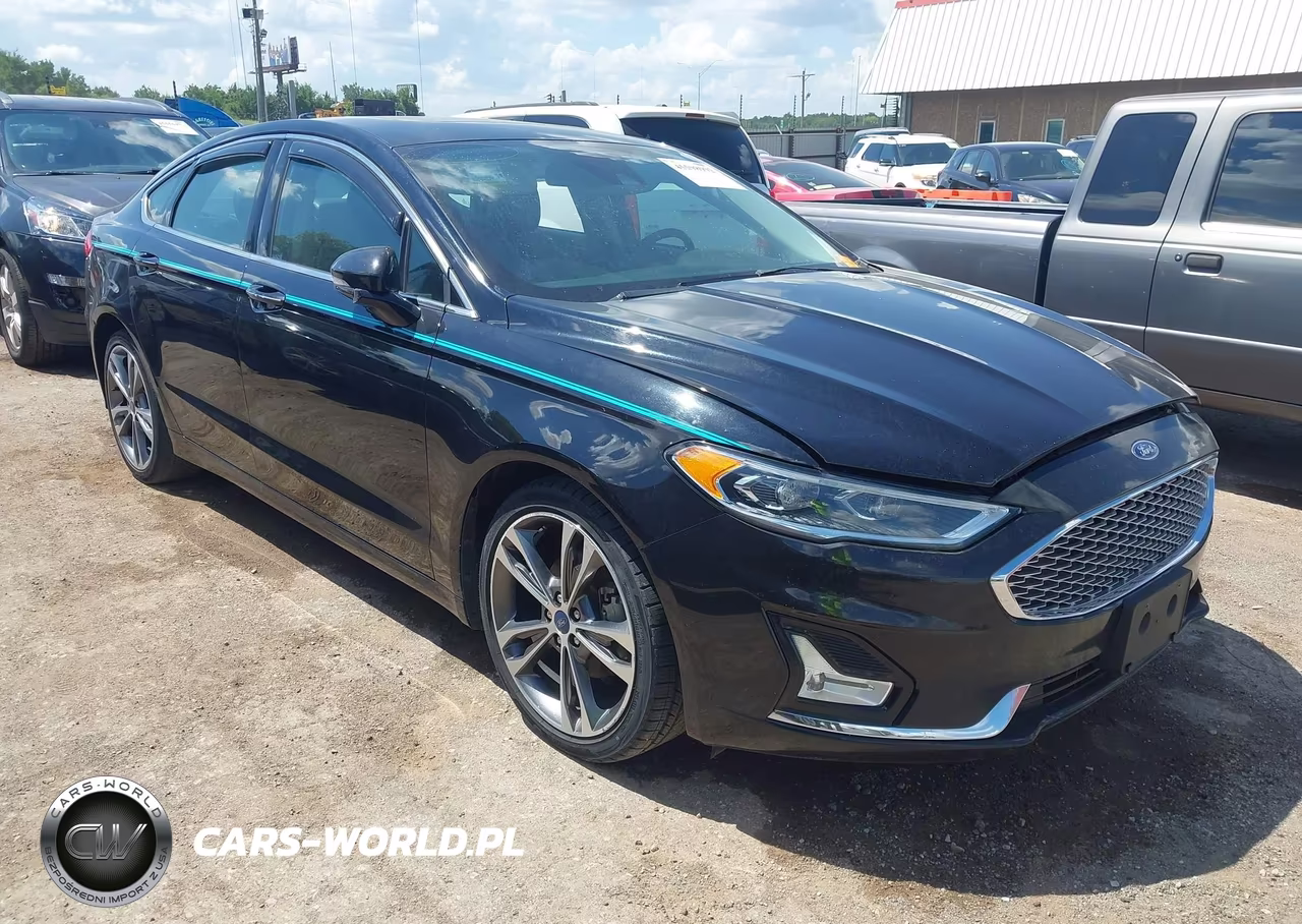 2020 Ford Fusion Titanium – zdjęcie 1 z 17