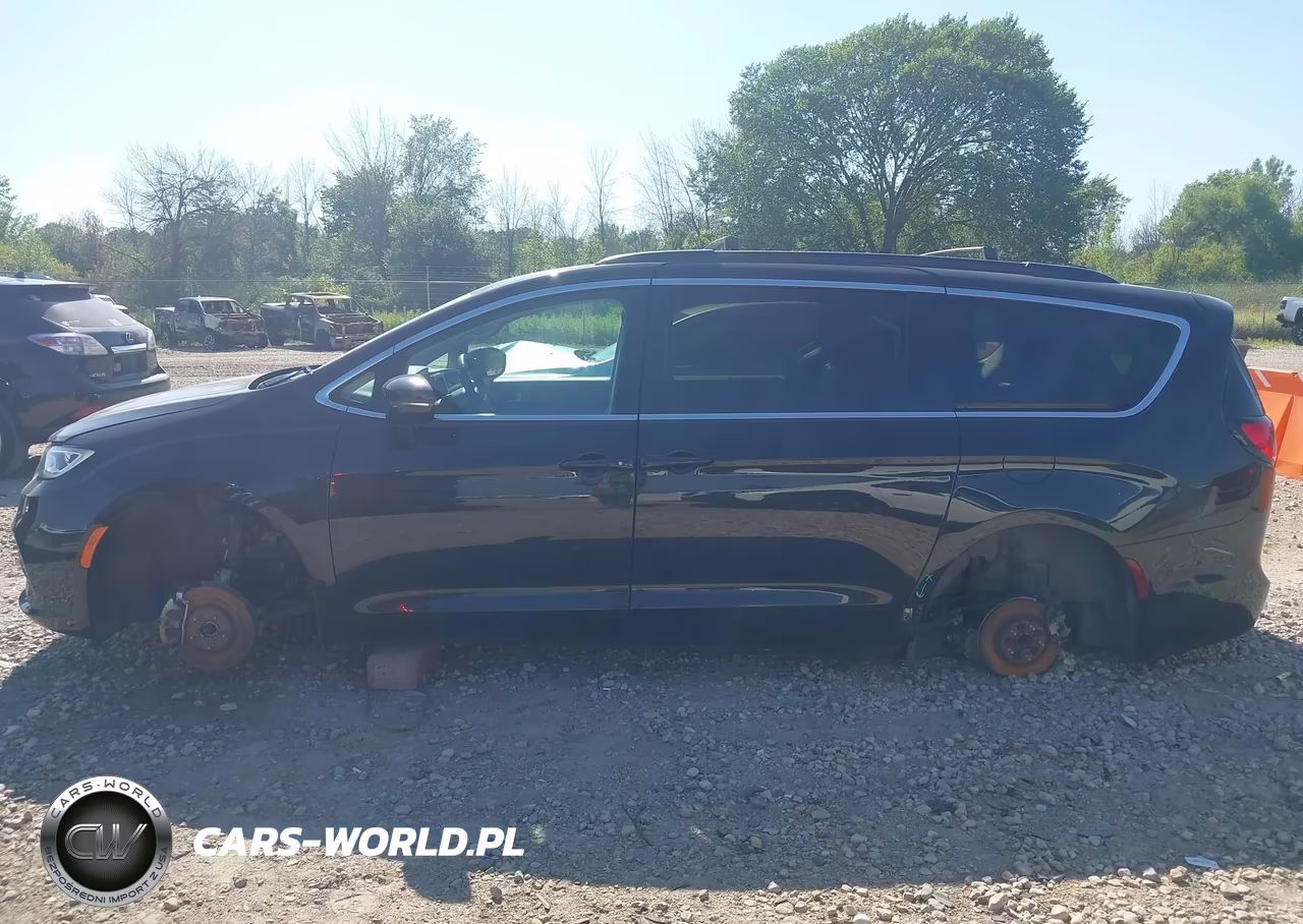 2022 Chrysler Pacifica Touring L VIN:2C4RC1BG4NR117107 - 14