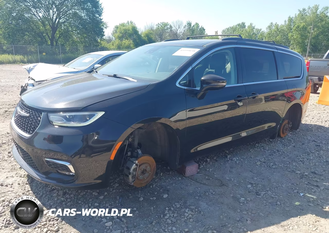 2022 Chrysler Pacifica Touring L VIN:2C4RC1BG4NR117107 - 2