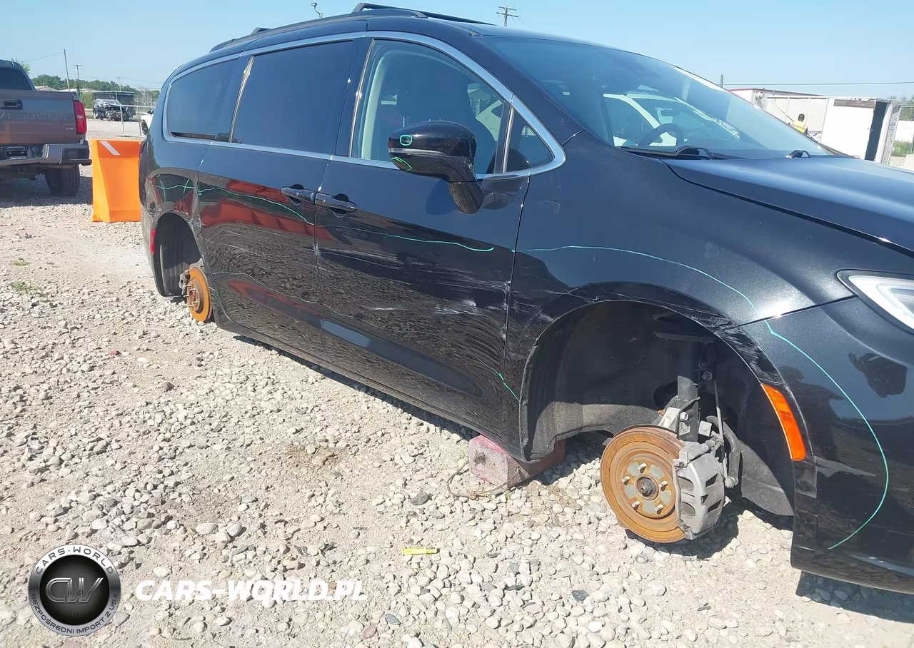 2022 Chrysler Pacifica Touring L VIN:2C4RC1BG4NR117107 - 6