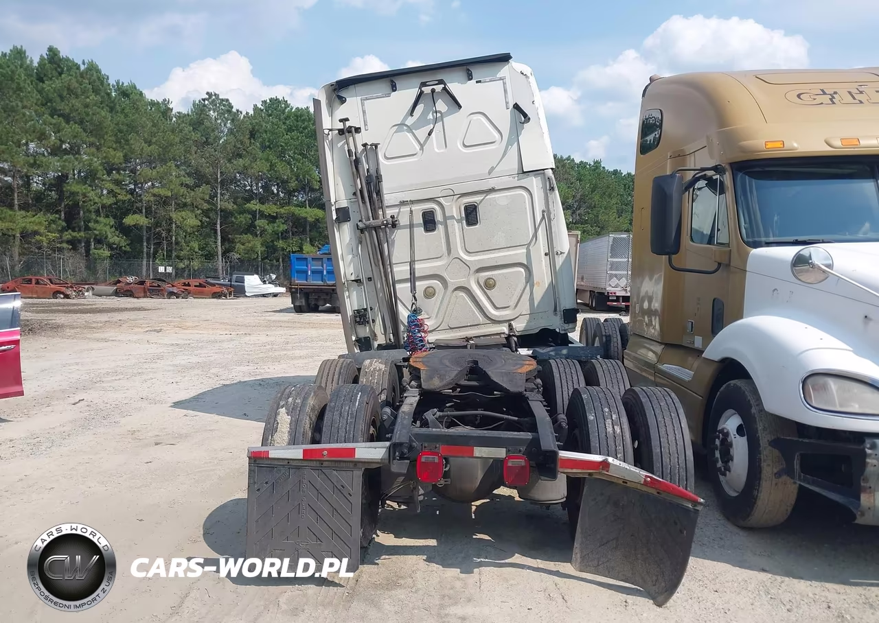 2012 Freightliner Cascadia 125 VIN:1FUJGLDRXCSBK1813 - 15